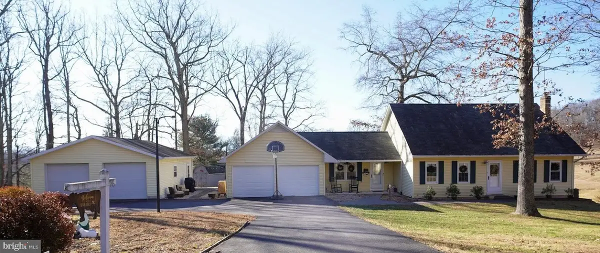 76 Crimson Oak Ln, Augusta, WV 26704 - Image #1