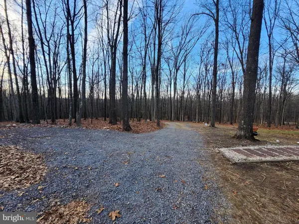 6376 Spring Gap Rd, SLANESVILLE, WV 25444