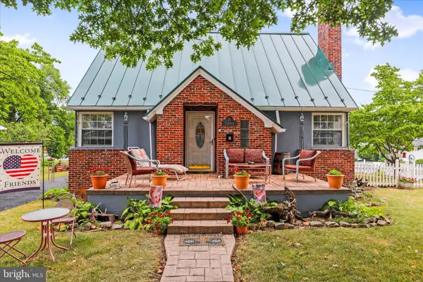 15 W Birch Ln, ROMNEY, WV 26757