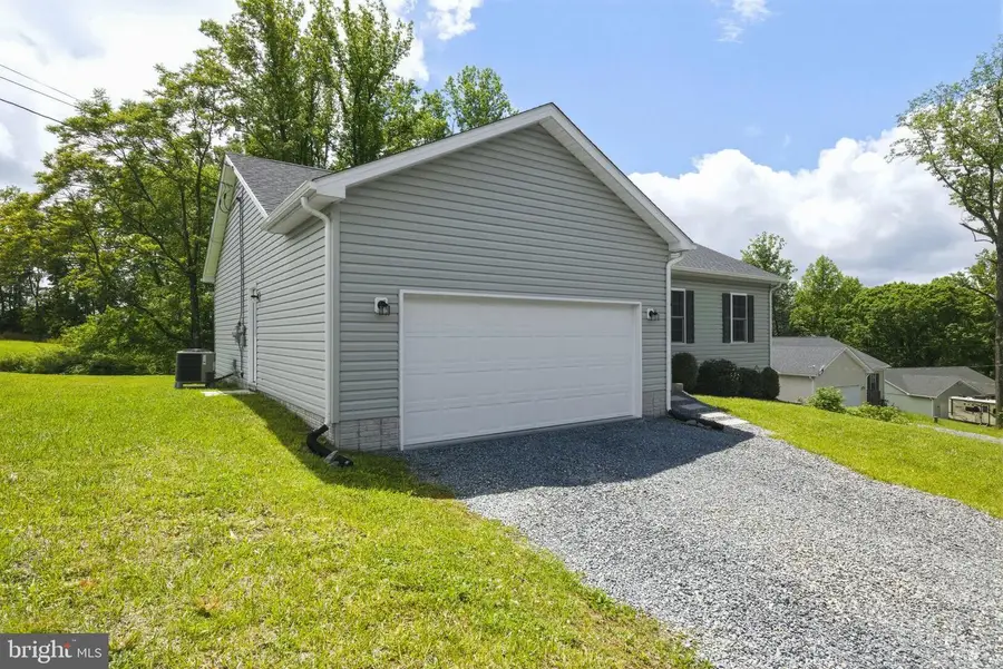 141 Hampshire House Dr, Yellow Spring, WV 26865 - #3