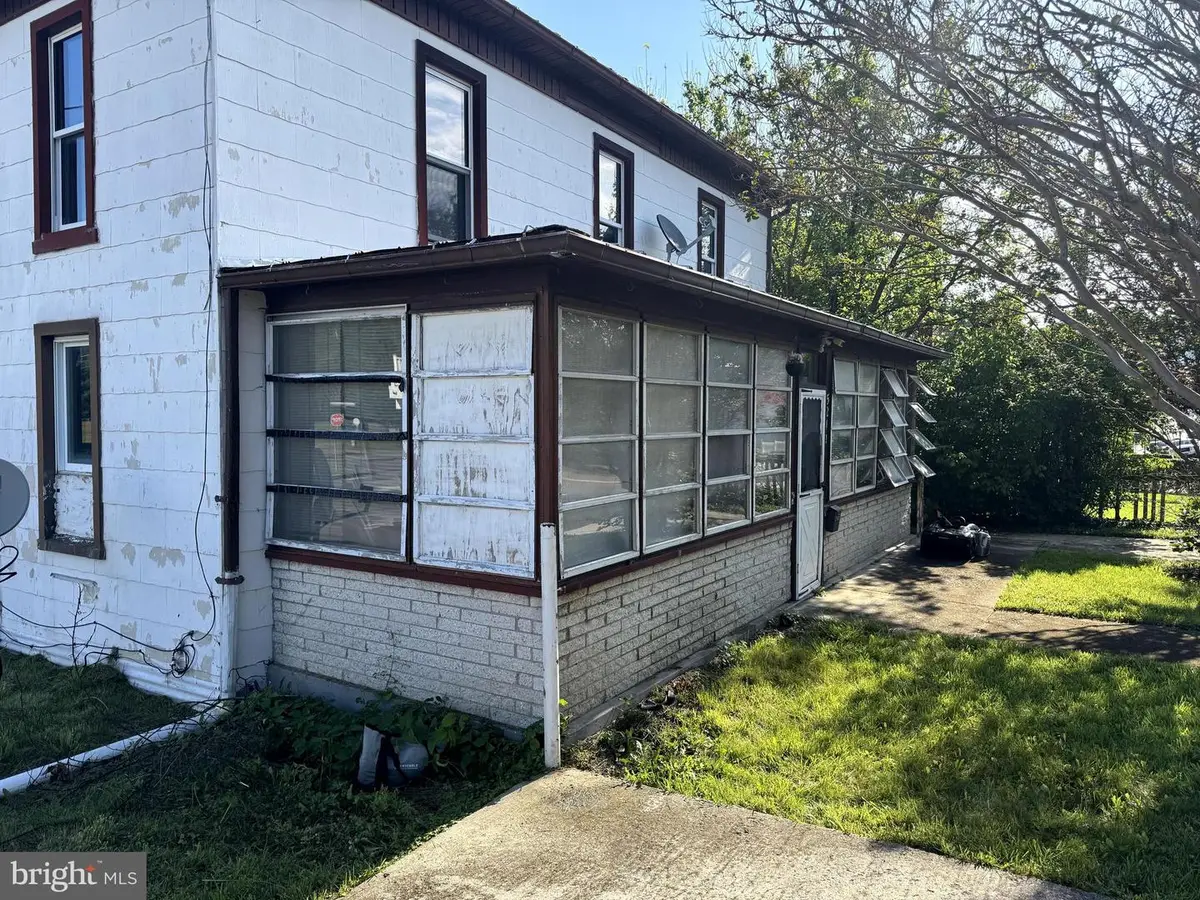 521 W Main St, Romney, WV 26757 - #1