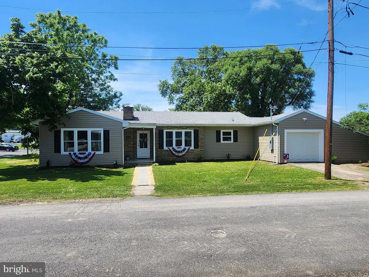 412 Everett Pl, Romney, WV 26757 - #1
