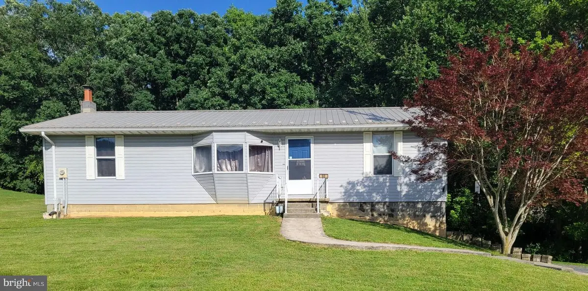 80 Mitchell St, Romney, WV 26757 - #1