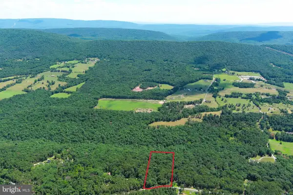 6 Cacapon View, SLANESVILLE, WV 25444