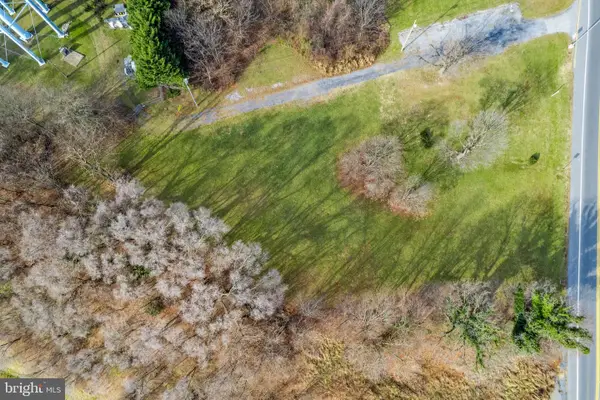 1382 S George St, CHARLES TOWN, WV 25414