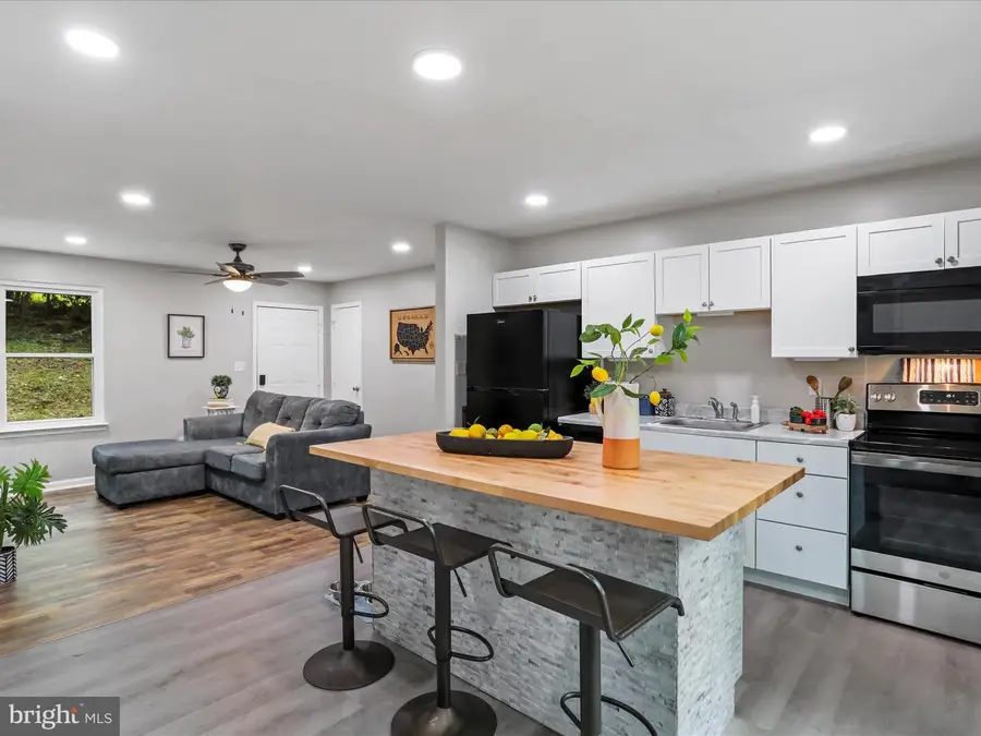 462 Wild Rose Ln, Harpers Ferry, WV 25425 - Image #2