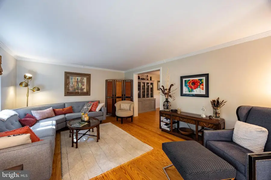 321 Acorn Cir, Harpers Ferry, WV 25425 - Image #2