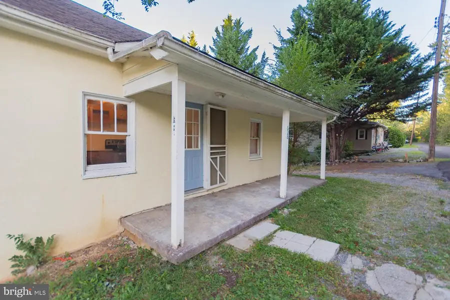 628 Brownville Ln, Charles Town, WV 25414 - Image #2