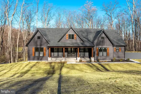 10 Mistletoe Ln, SHEPHERDSTOWN, WV 25443