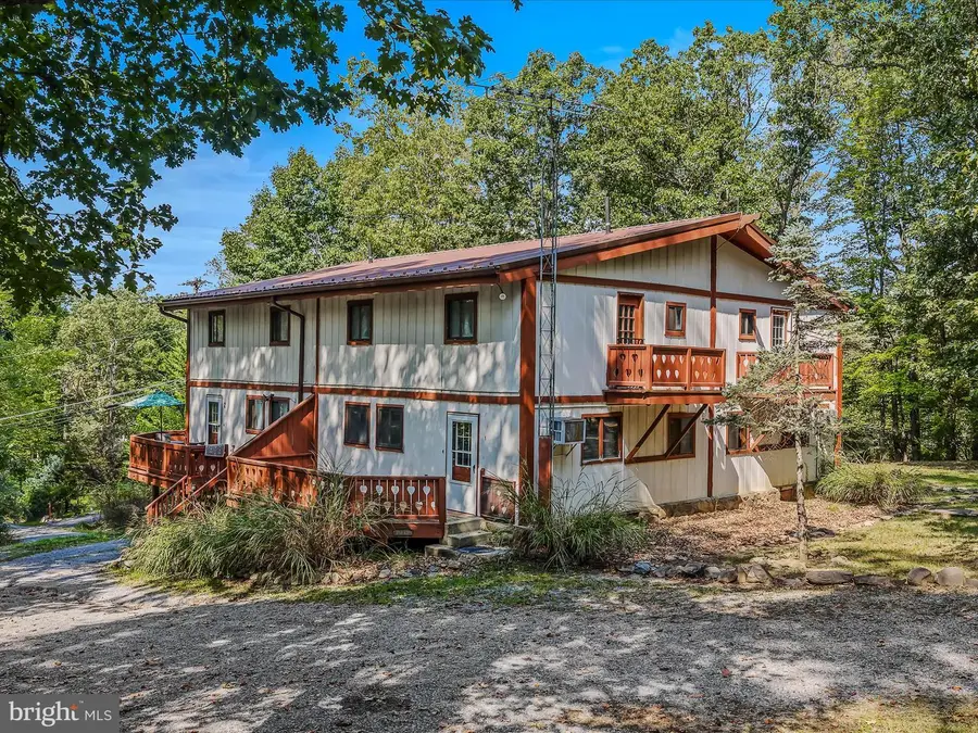 326 Lower Clubhouse Dr, Harpers Ferry, WV 25425 - Image #2