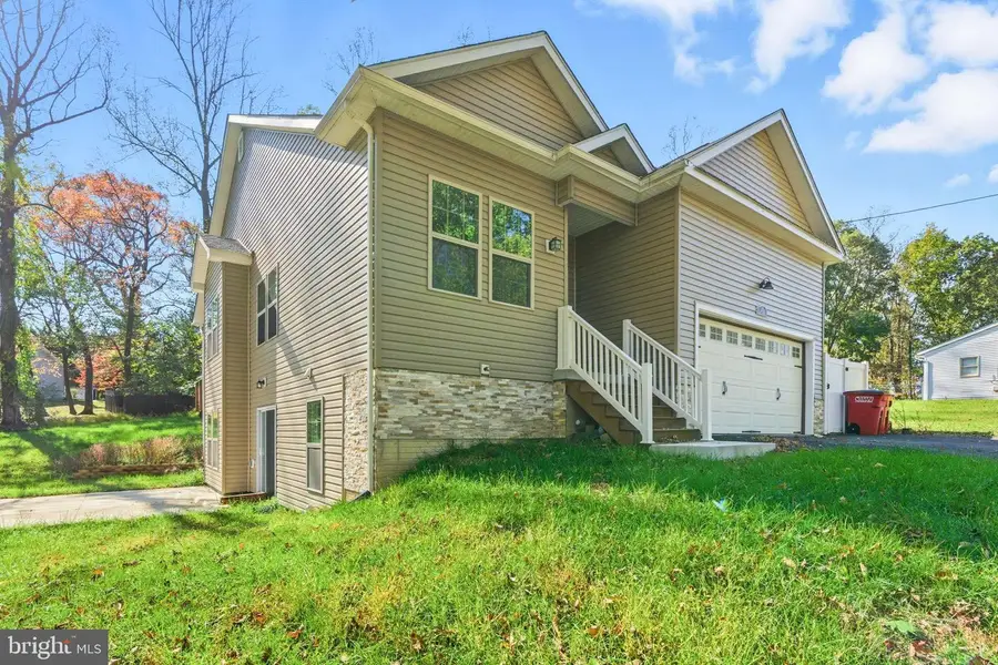 93 Old Sycamore Ln, Harpers Ferry, WV 25425 - Image #2