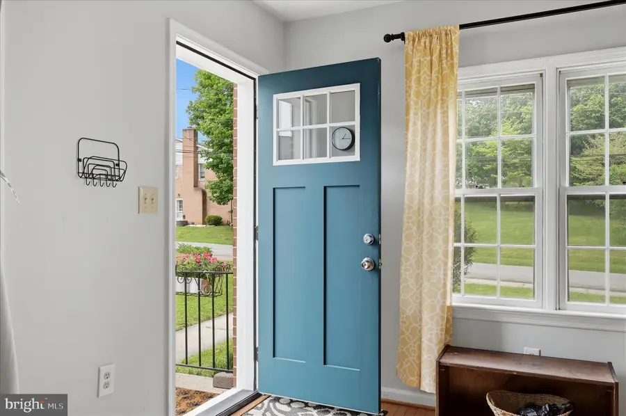 410 E Hunter St, Charles Town, WV 25414 - #2