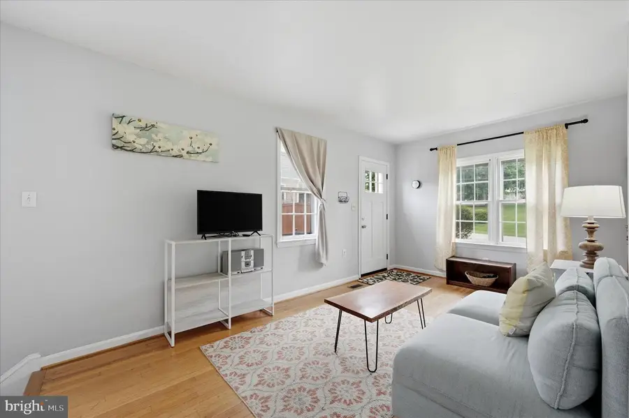 410 E Hunter St, Charles Town, WV 25414 - #3