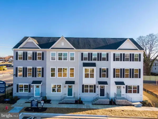 17 Oasis Ave, RANSON, WV 25438