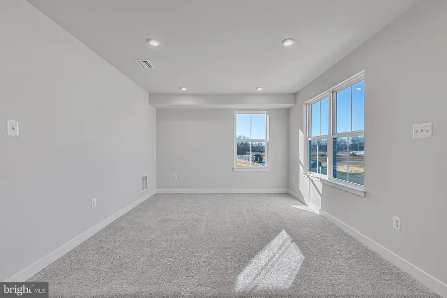 1102 Oasis Ave, Ranson, WV 25438 - Image #3