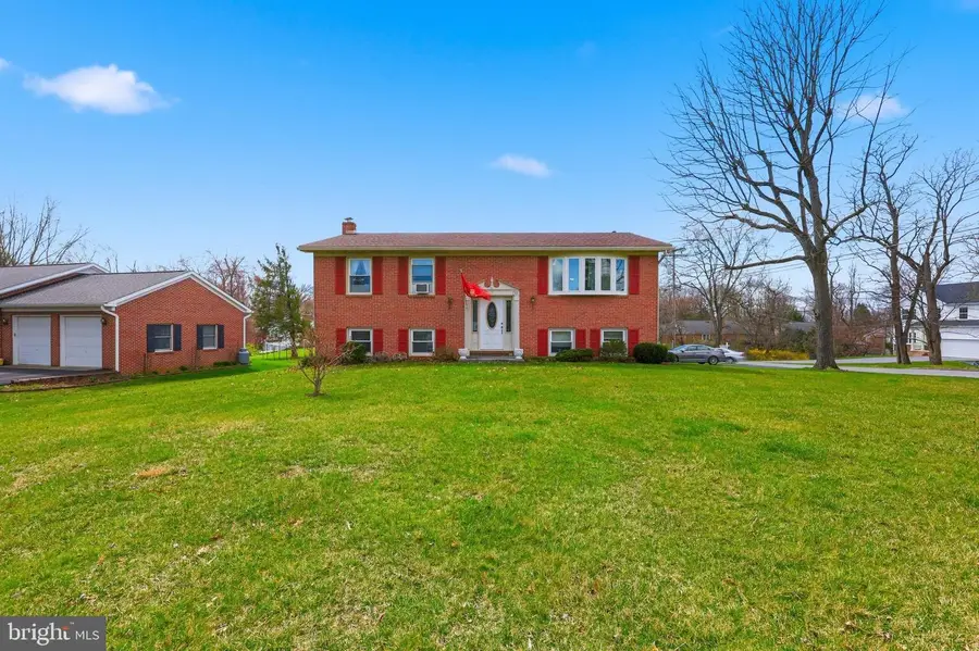 530 Tuscawilla Dr, Charles Town, WV 25414 - #2