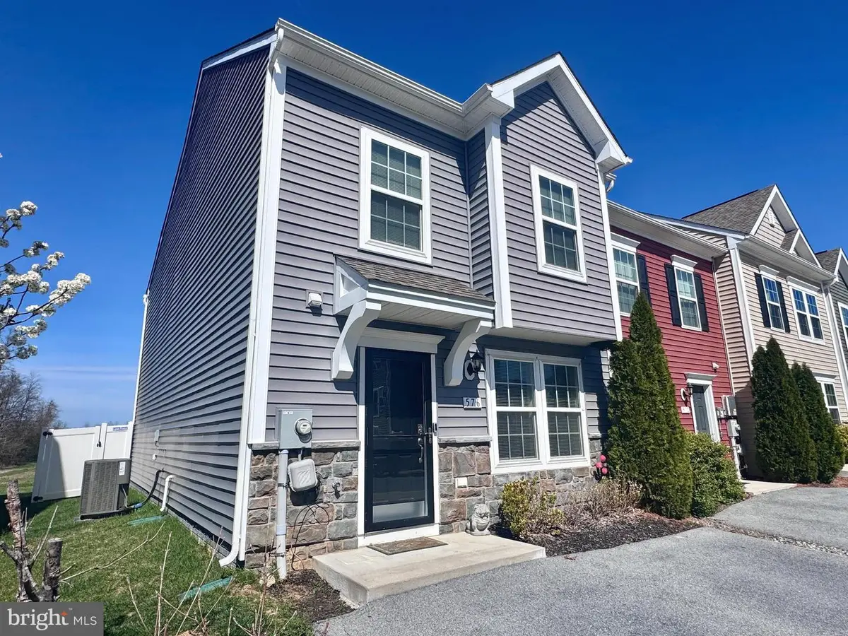 576 Thumper Dr, Ranson, WV 25438 - #1