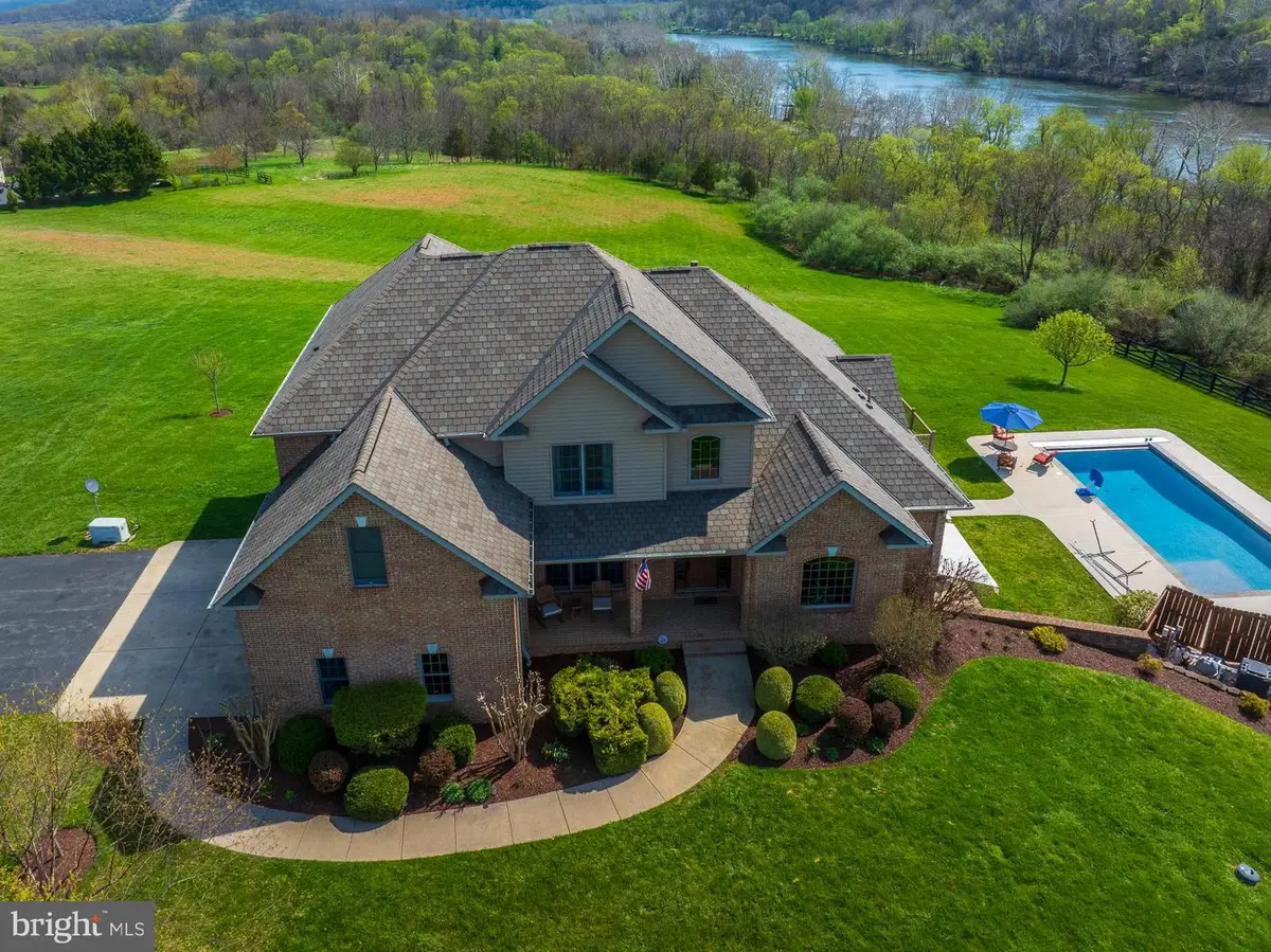 94 Falcon Ridge Dr, Charles Town, WV 25414 - #1