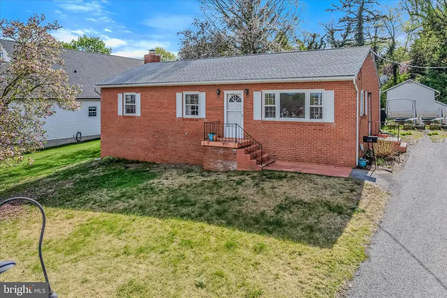 410 S Seminary St, Charles Town, WV 25414 - #2