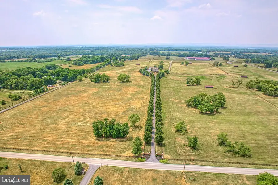 899 Earle Rd, Charles Town, WV 25414 - #2