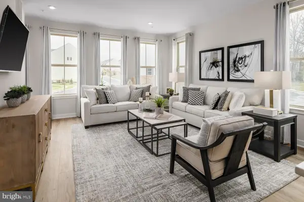 3250 Destrier St, RANSON, WV 25438