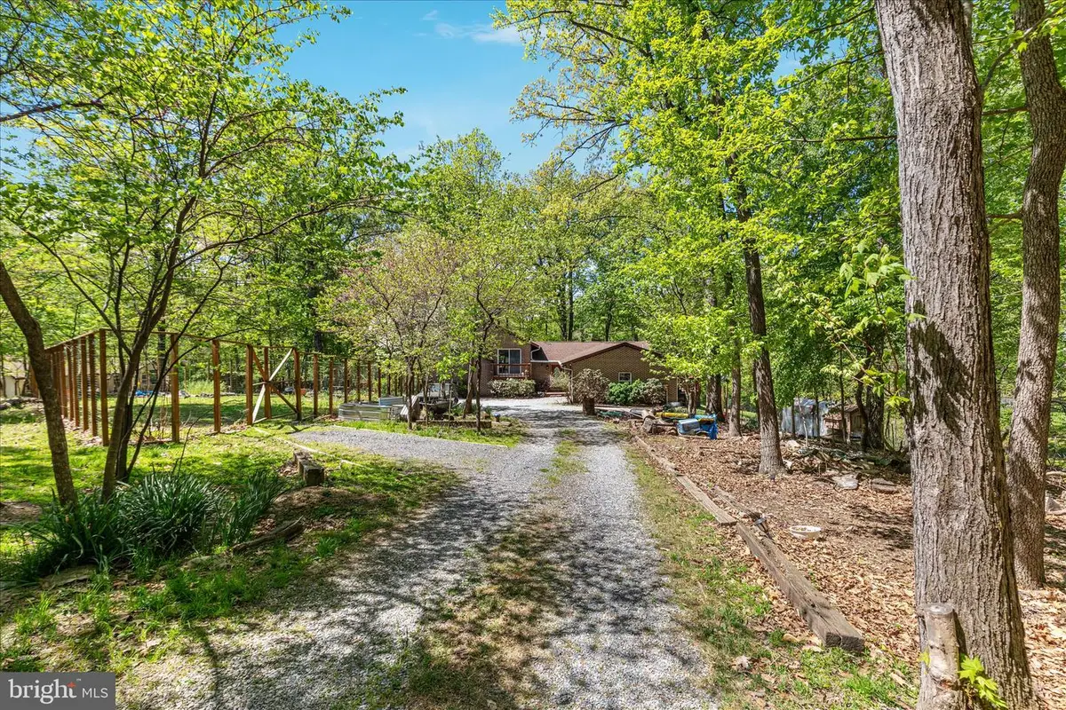 21 Chestnut Pl, Harpers Ferry, WV 25425 - #1