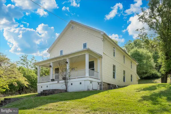 576 Halltown Rd, HARPERS FERRY, WV 25425