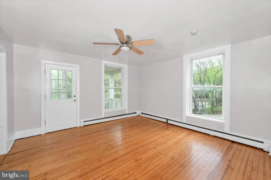 576 Halltown Rd, Harpers Ferry, WV 25425 - #3