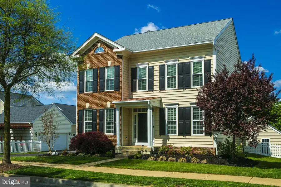 334 Calmes St, Charles Town, WV 25414 - #2