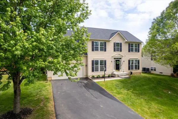 316 Maddex Farm Dr, SHEPHERDSTOWN, WV 25443