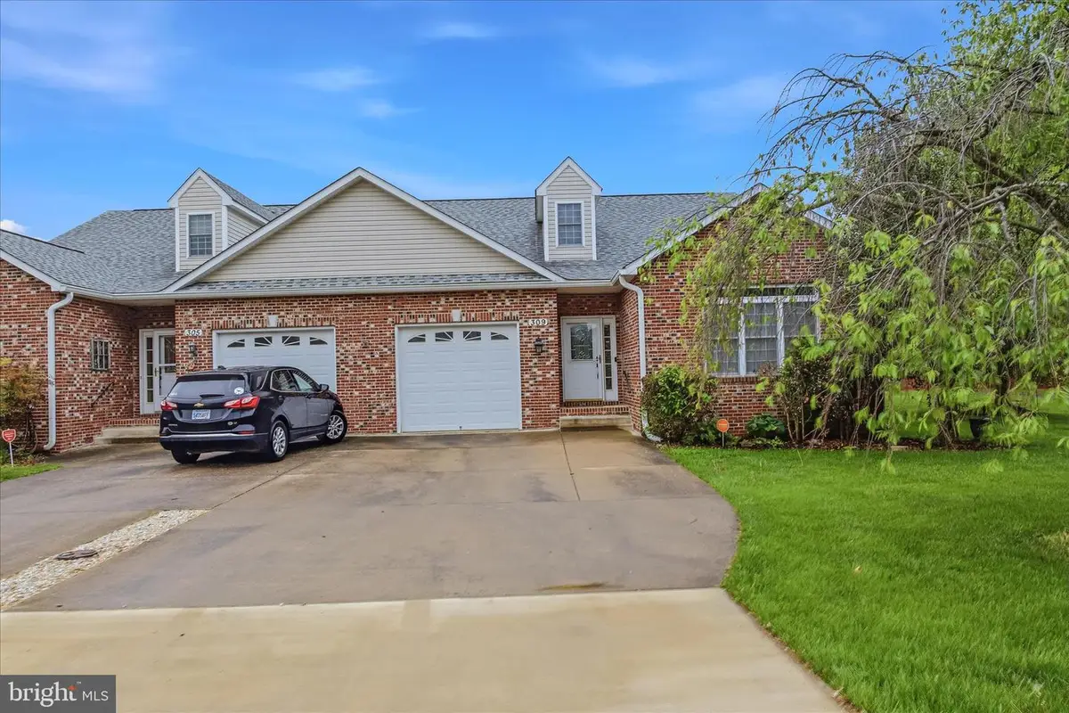 309 Brookline Dr, Charles Town, WV 25414 - #1