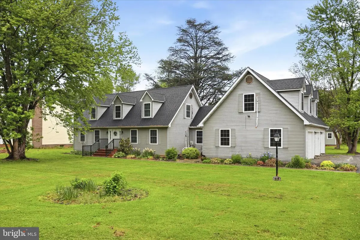 32 7th St, Shenandoah Junction, WV 25442 - #1