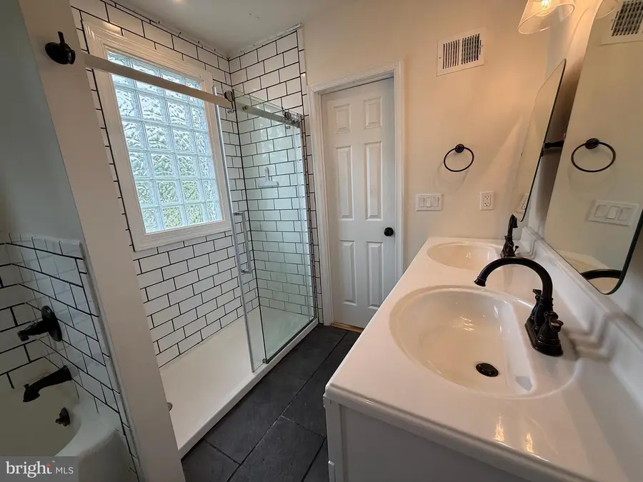 317 E 1st Ave, Charles Town, WV 25414 - #3