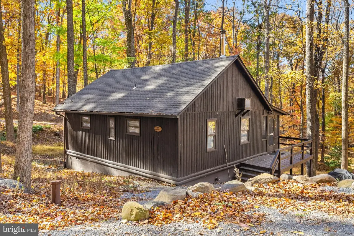 203 Honeysuckle Ln, Harpers Ferry, WV 25425 - #1