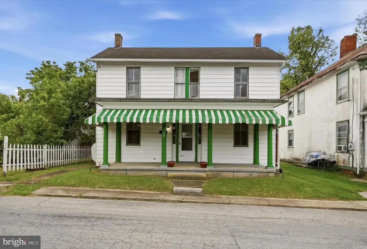 309 W Academy St, Charles Town, WV 25414 - #1
