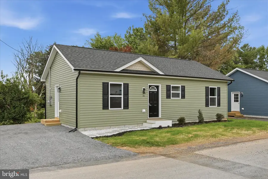 304 East 11th Ave, Ranson, WV 25438 - #2