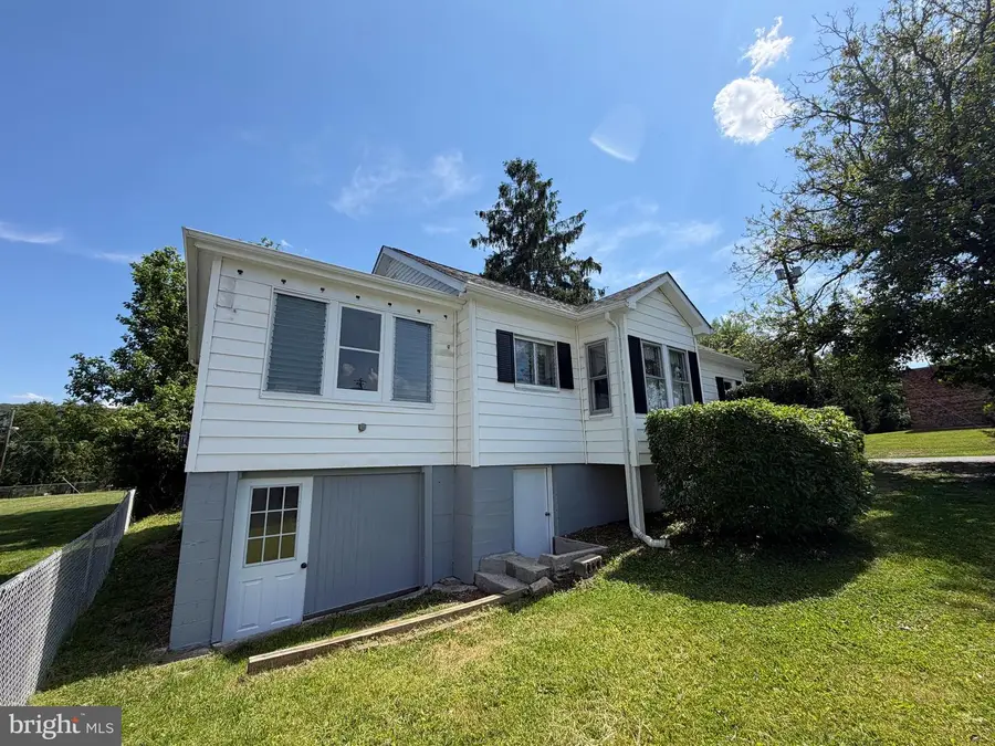 35 Paul Courtney Dr, Harpers Ferry, WV 25425 - #2