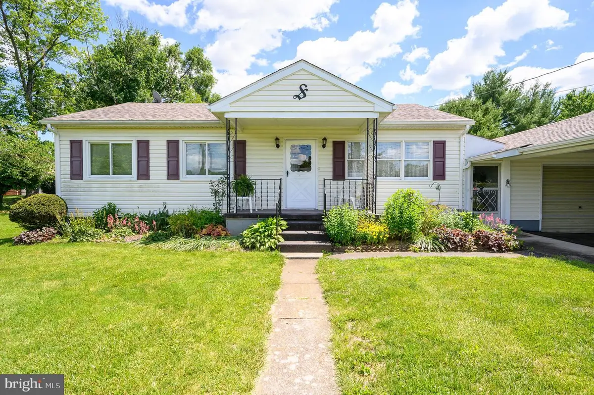 607 East Hunter Street, Charles Town, WV 25414 - #1