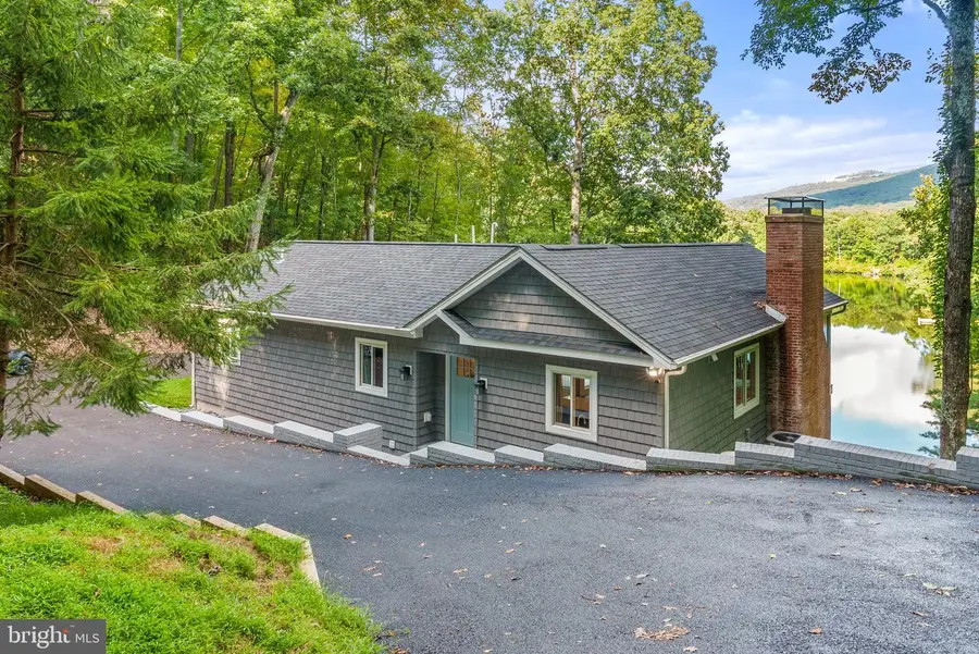 435 Lakeside Dr, Harpers Ferry, WV 25425 - #2
