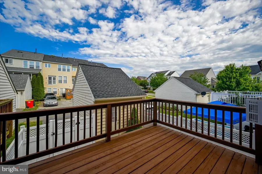 18 Davis St, Charles Town, WV 25414 - #3