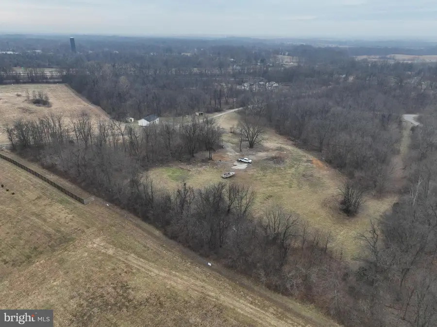 261 Granny Smith Ln, Kearneysville, WV 25430 - #2