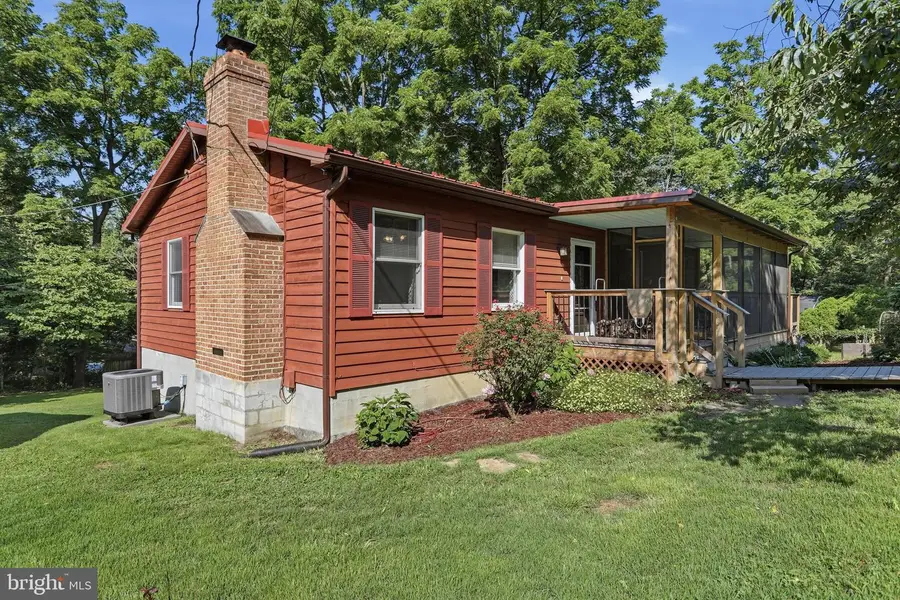 253 Persimmon Pear Ln, Harpers Ferry, WV 25425 - #2