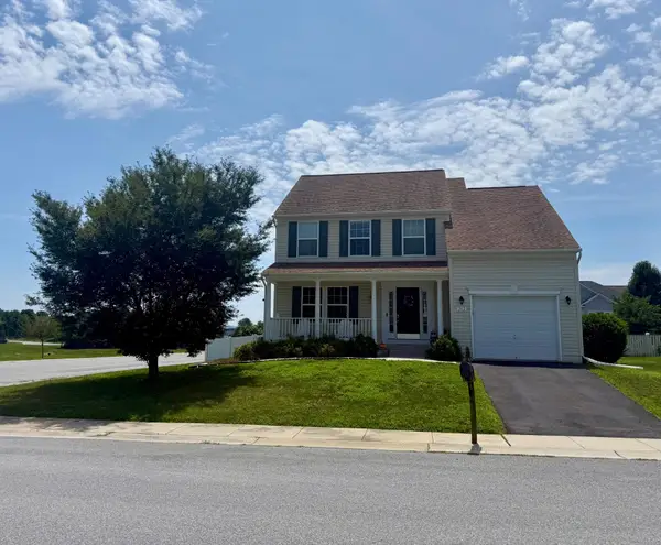 262 Hughs Rd, CHARLES TOWN, WV 25414