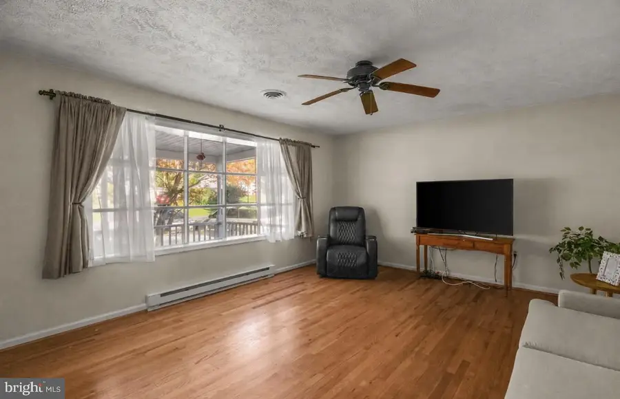 95 Captain Kime Dr, Charles Town, WV 25414 - #2