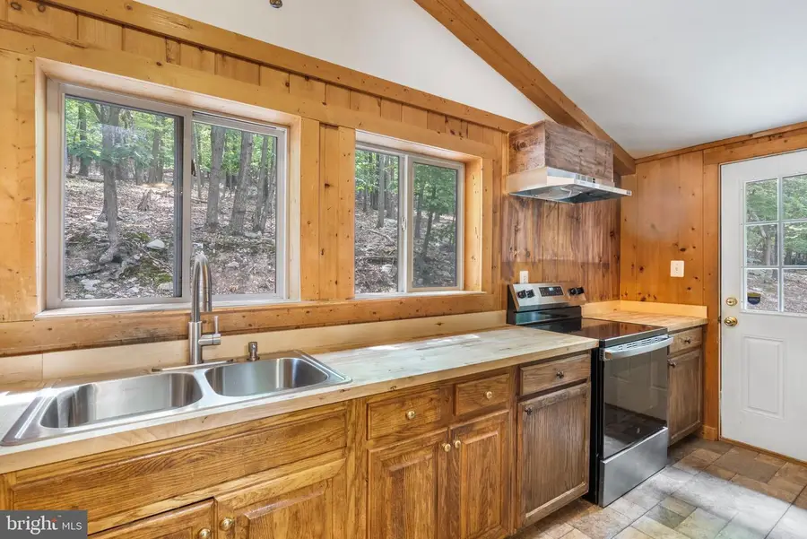 964 Valley View Rd, Harpers Ferry, WV 25425 - #3