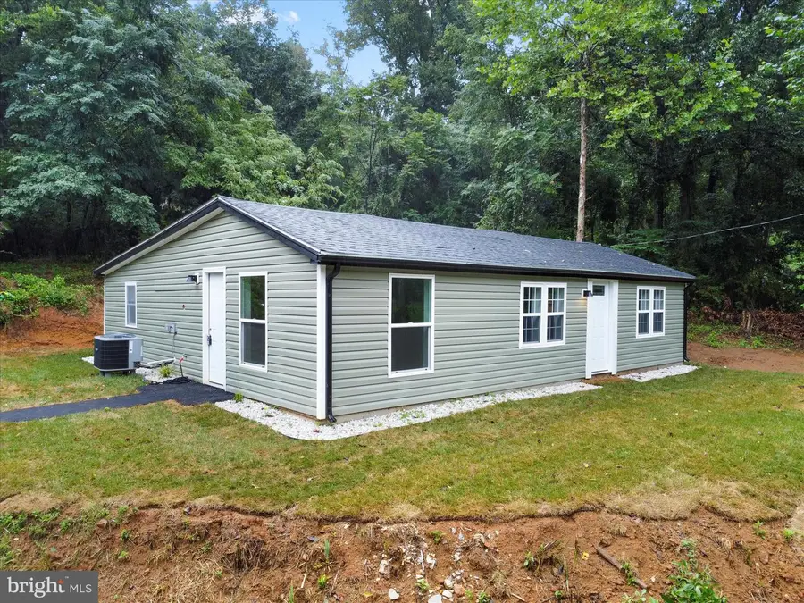 1712 Shenandoah River Dr, Harpers Ferry, WV 25425 - #2