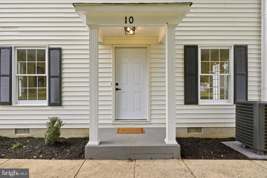 10 Standish Ct, Charles Town, WV 25414 - #2