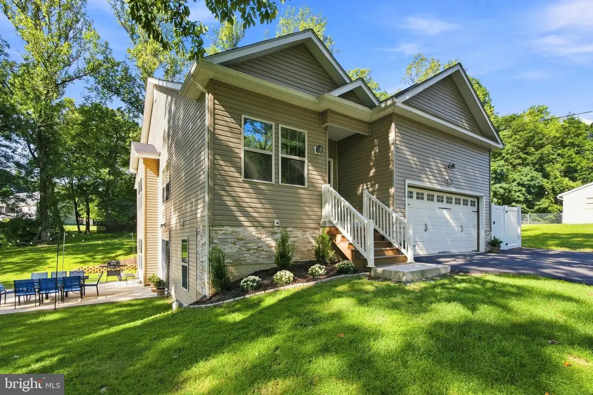 93 Old Sycamore Ln, Harpers Ferry, WV 25425 - #1