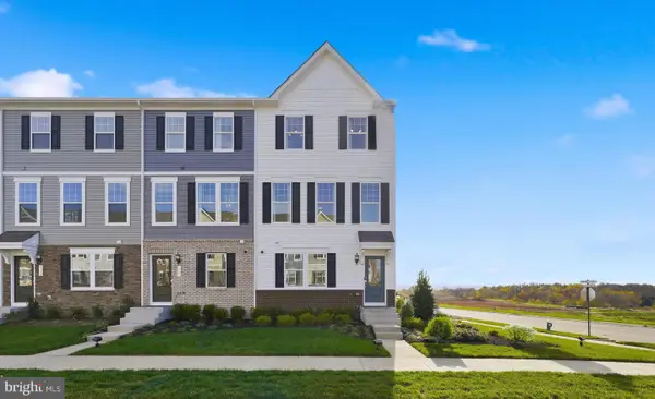 32 Democracy Mews #[475], RANSON, WV 25438
