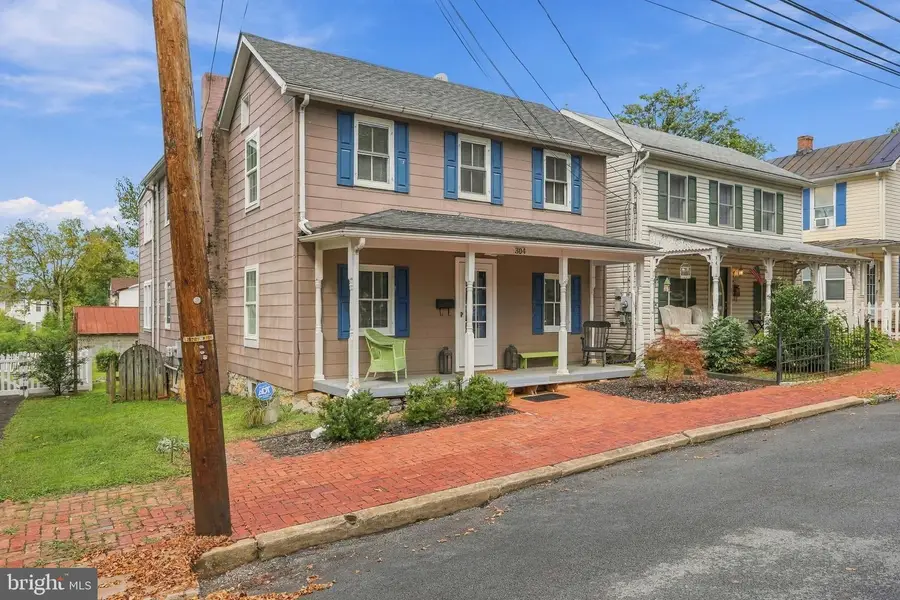 304 E Congress St, Charles Town, WV 25414 - #2